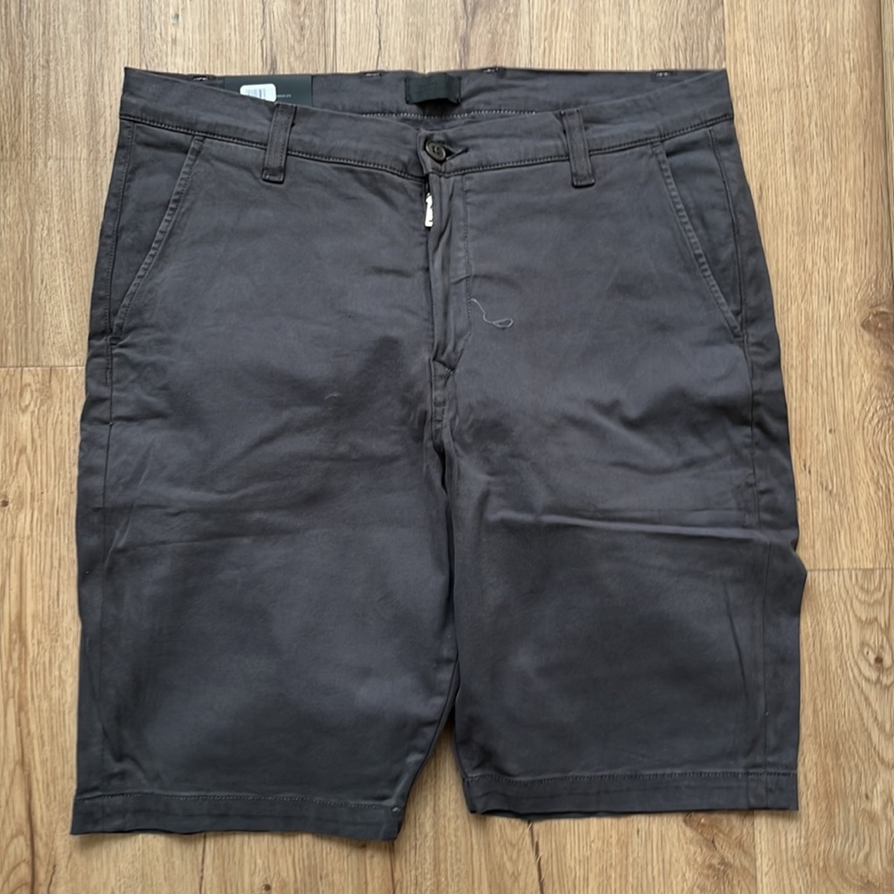 Men's Shorts 34W Grey DSTLD Flat Front NWT